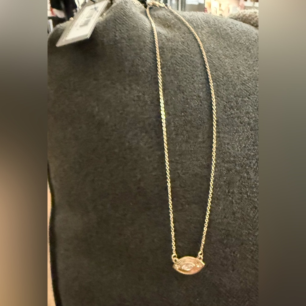Canvas Elegant Gold Eye Necklace